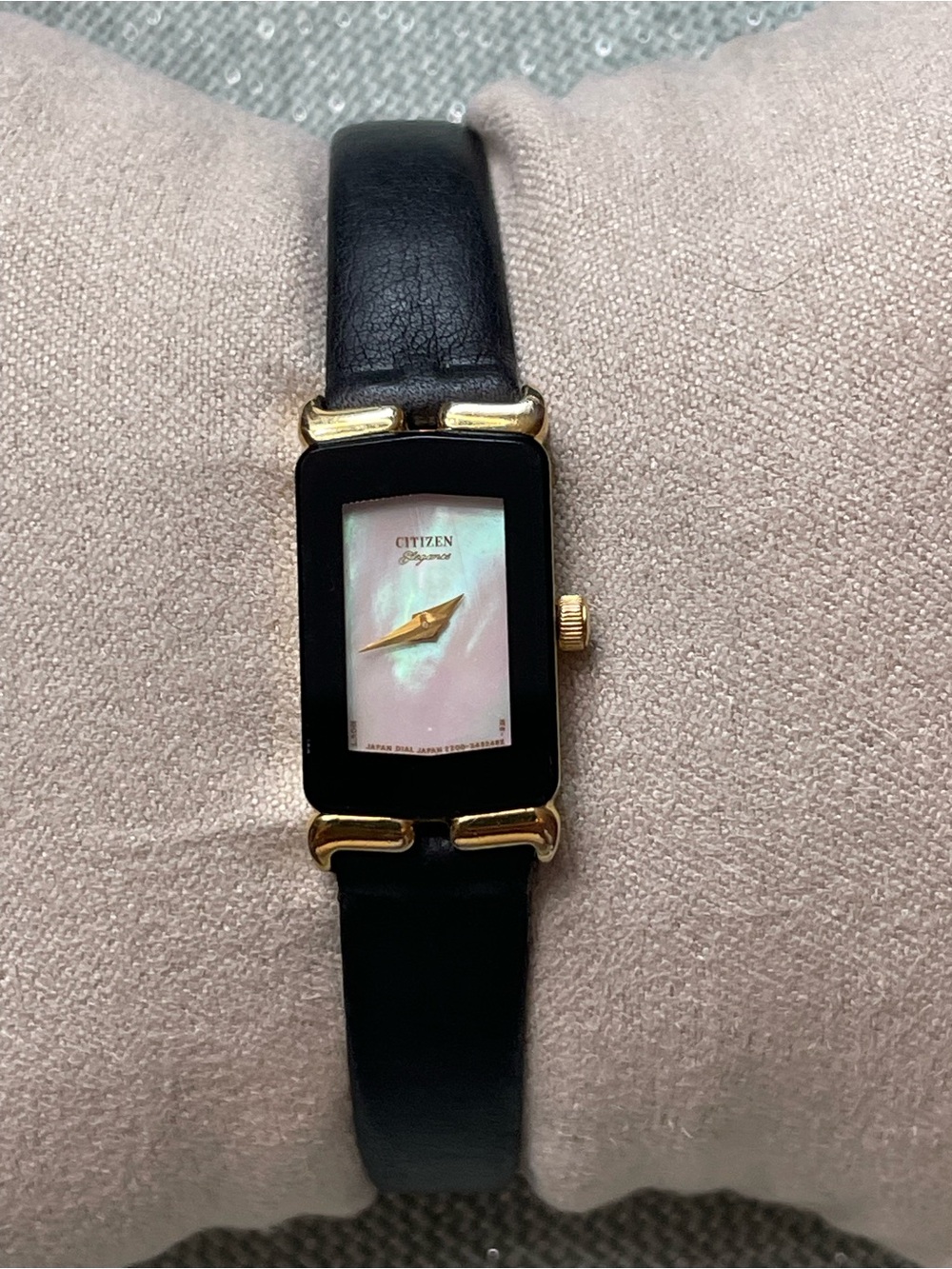 Delicate Citizen Watch with Mother of Pearl face!